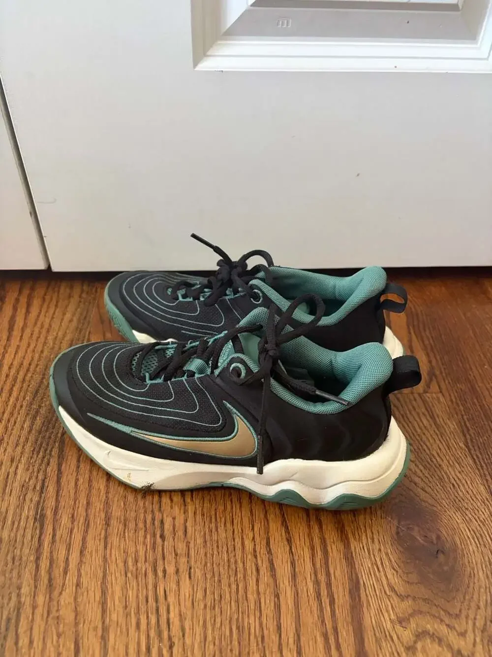 Nike Cosmic Unity 3 Black/Jade Ice Basketball Shoes Boys Size 4
